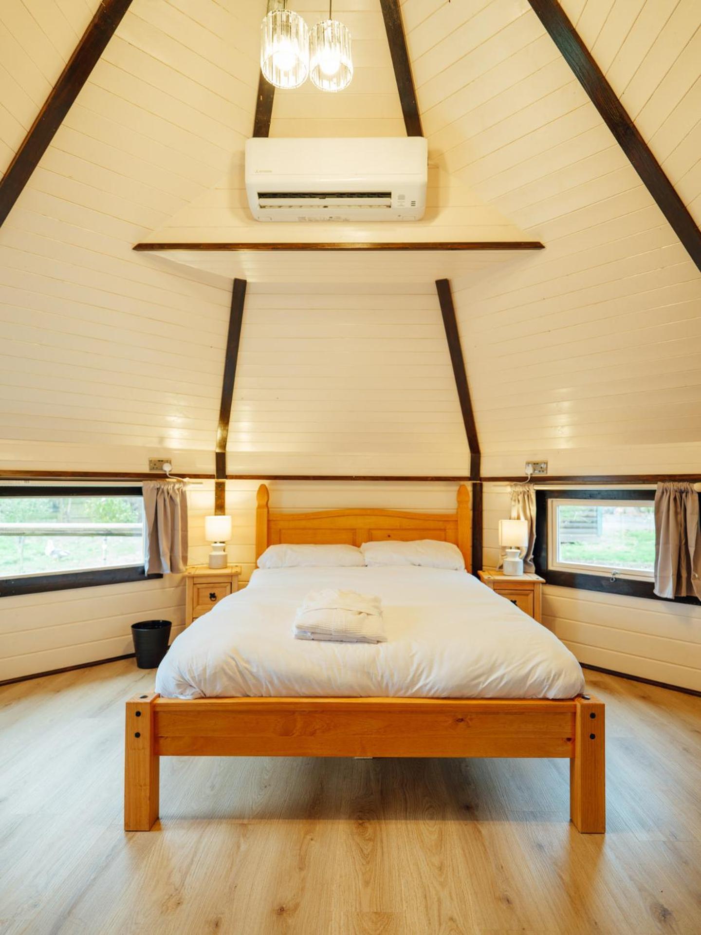 Sunset Retreats The Shire Villa Ombersley Exterior photo